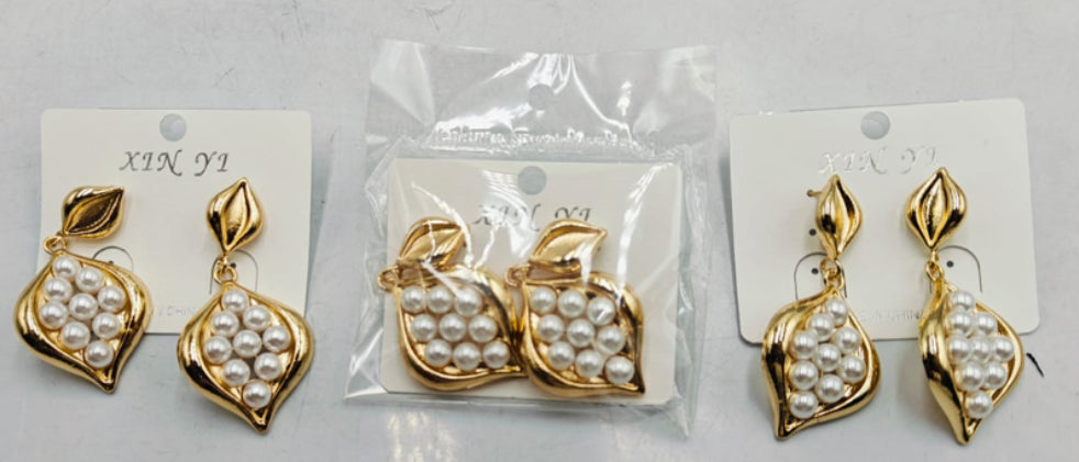 Pearl Gold Earring Pair